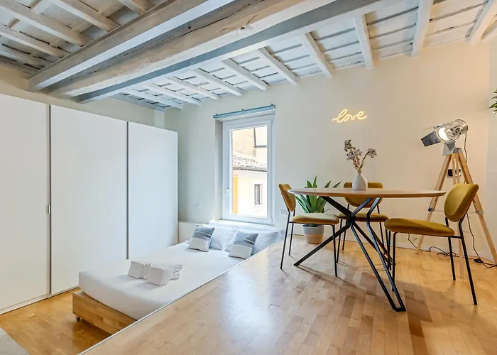 Apartment Cantoni 4a - Loft At Colosseum *